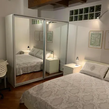La Finestra Sui Tetti Apartment *